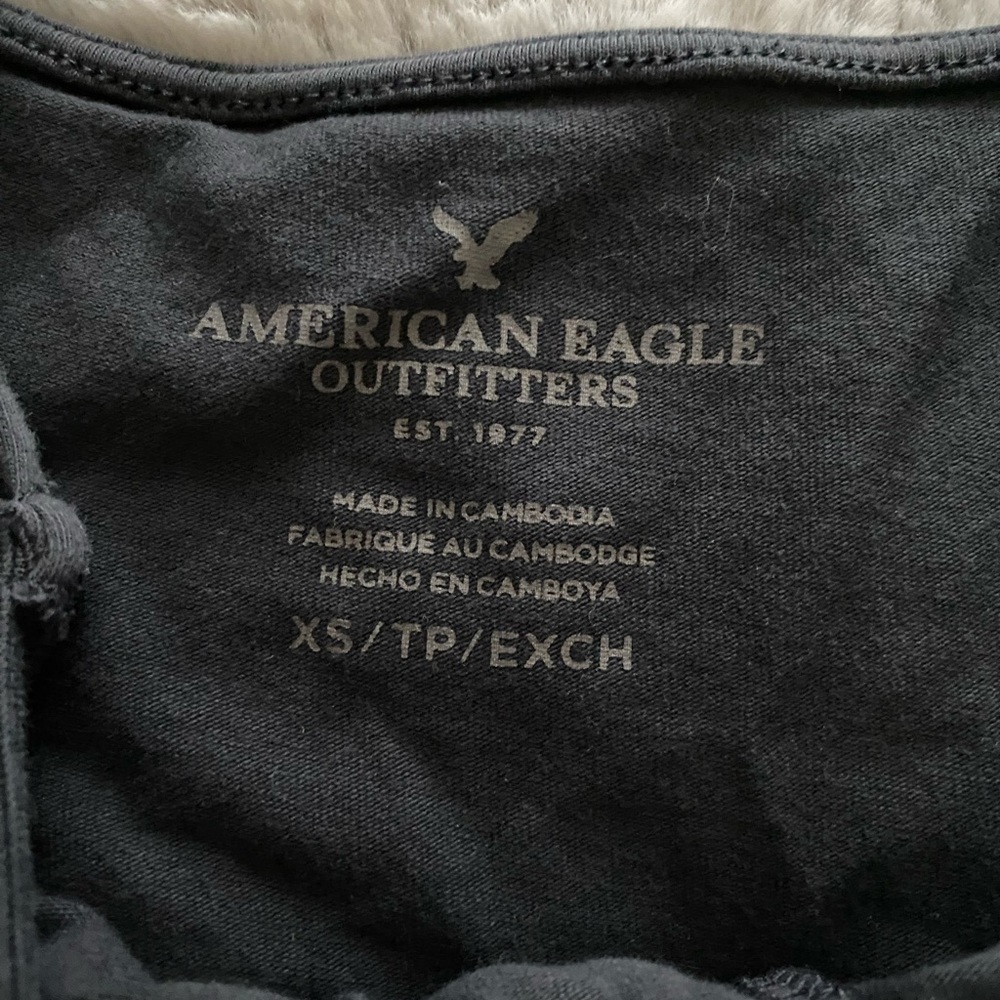 Super cute AE tank top! - Picture 4 of 4